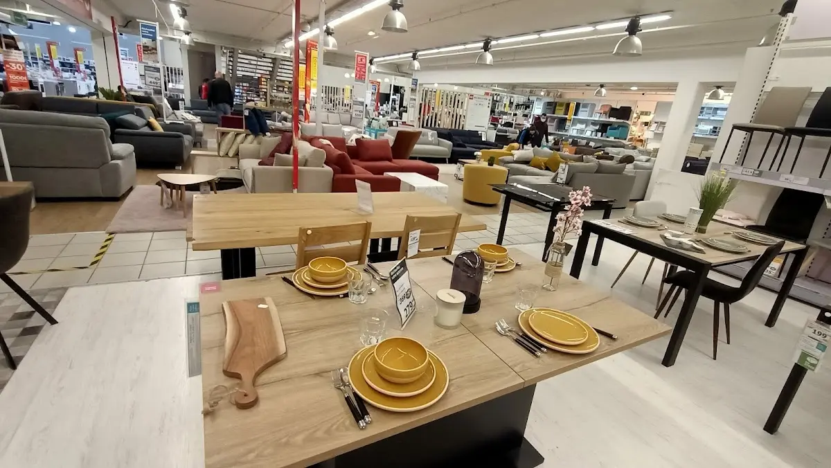 But Lyon — photo 3