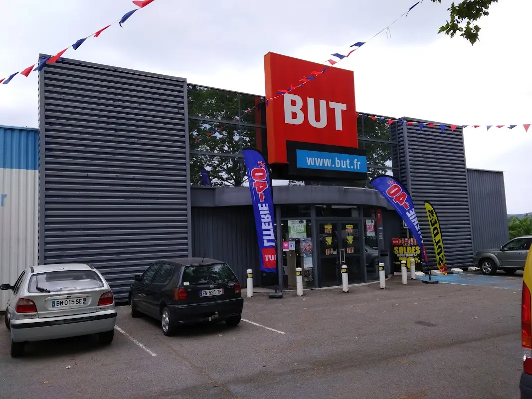 But Villefranche-de-Rouergue — photo 1