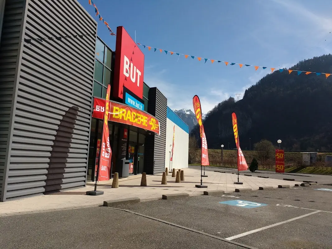 But Cluses — photo 1