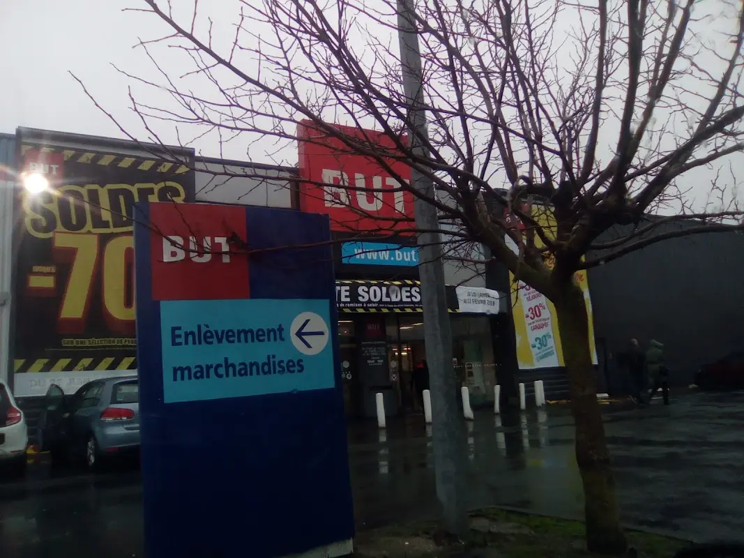 But Saintes — photo 1