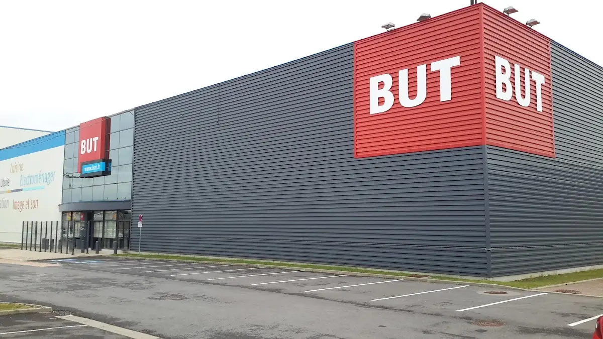 But Calais — photo 1