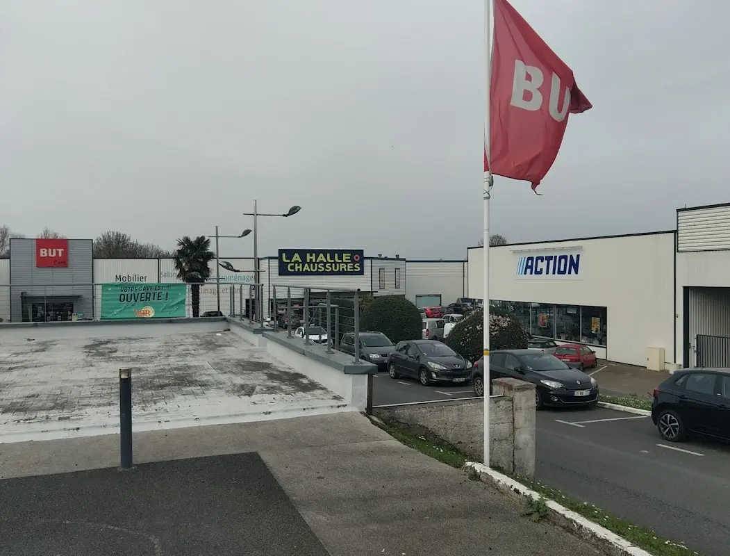 But Royan — photo 1