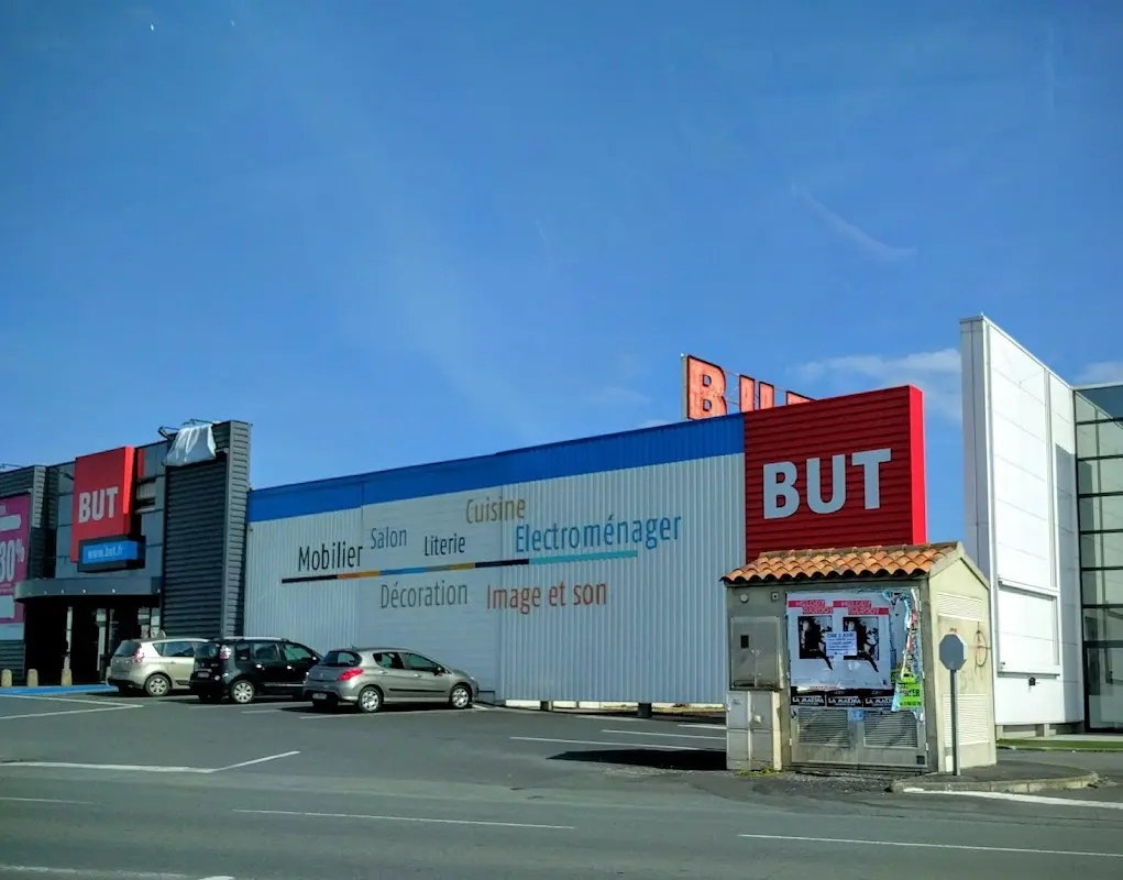 But Poitiers — photo 1