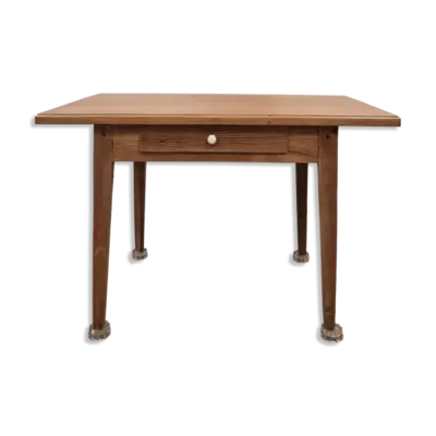 Petite table de ferme rustique