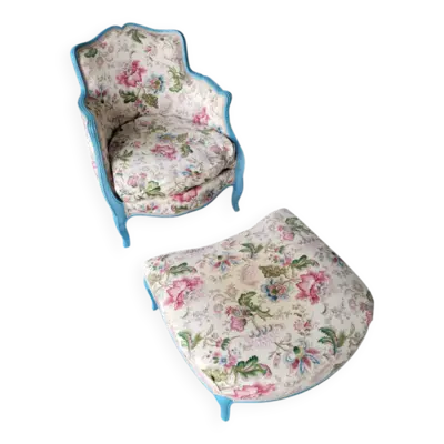 Bergère chauffeuse et son repose-pieds de style Louis XV