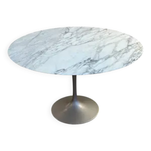 Eero Saarinen  Édition Knoll International  Table Tulip