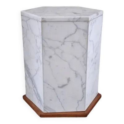 Table d'appoint en marbre hexagonal de Carrare, monolithe italien.