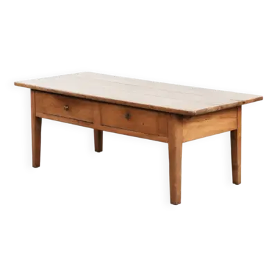 Fantastique table basse antique française en bois fruitier avec deux tiroirs.