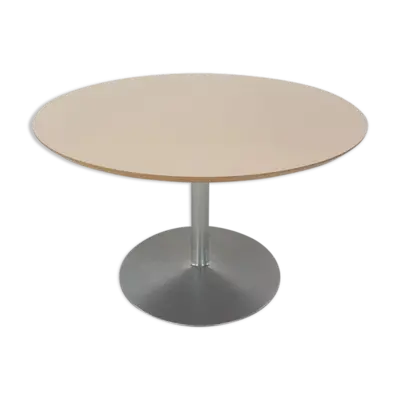 Table ronde par Pierre Paulin pour Artifort