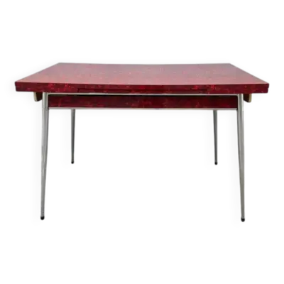 Table en formica rouge