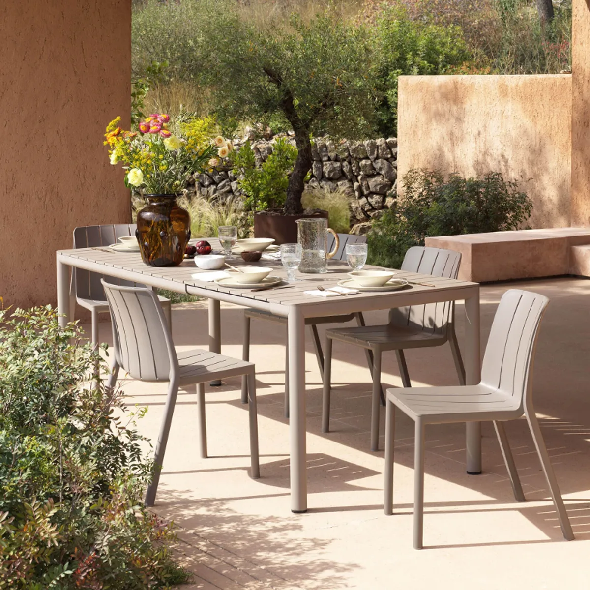 Tiberina - Chaise de jardin empilable en polypropylène — vue 3