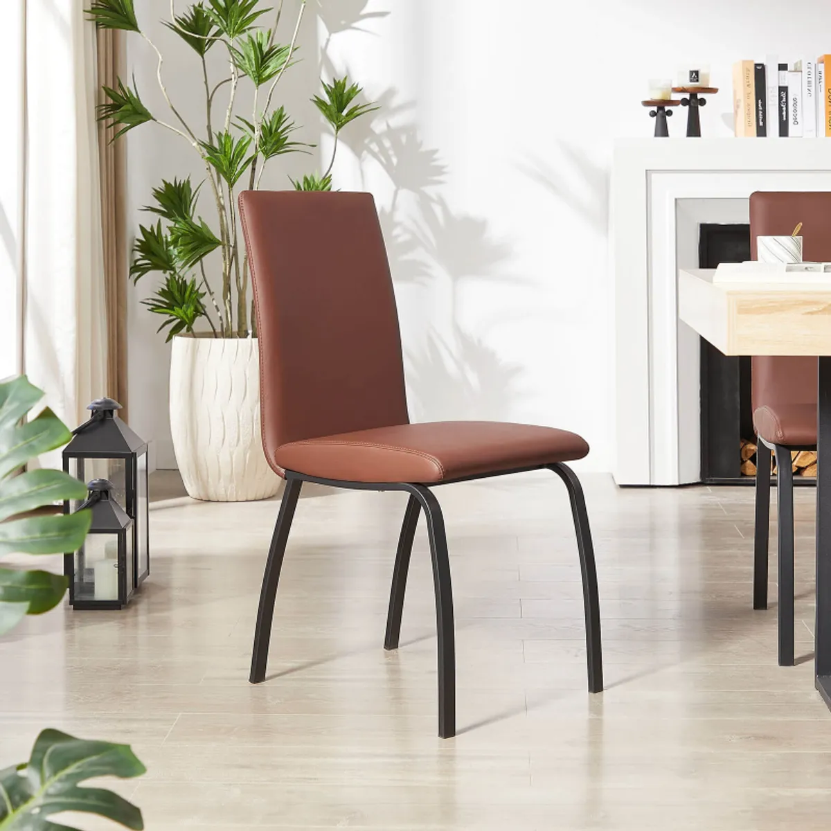 Darcy - Chaise de salle à manger rembourrée avec pieds en métal