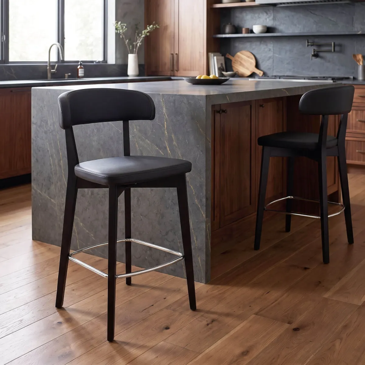 Siren - Tabouret snack en bois massif avec assise et dossier rembourrés — vue 4
