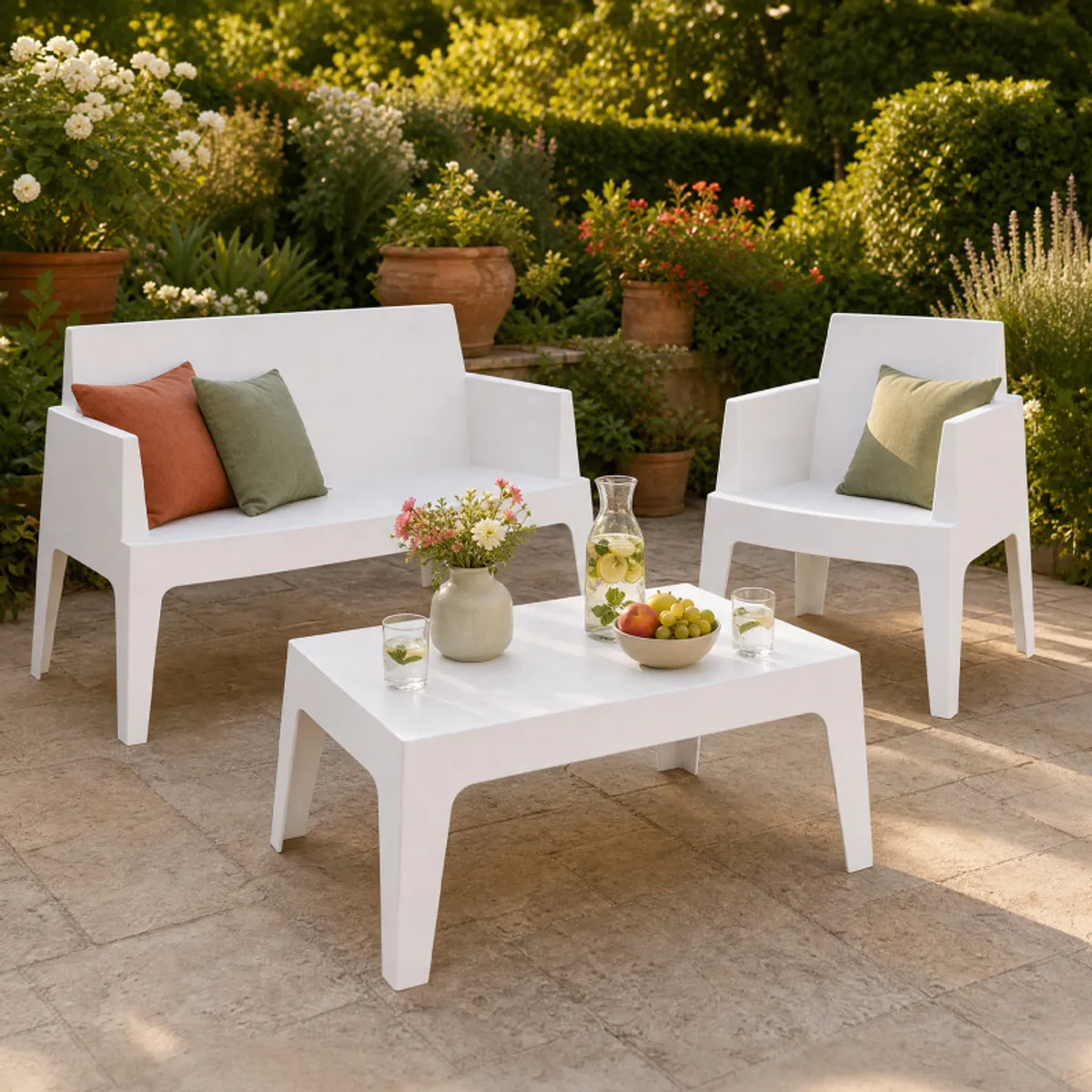 Box - Ensemble salon de jardin en polypropylène (1 fauteuil, 1 banquette et 1 table basse) — vue 3