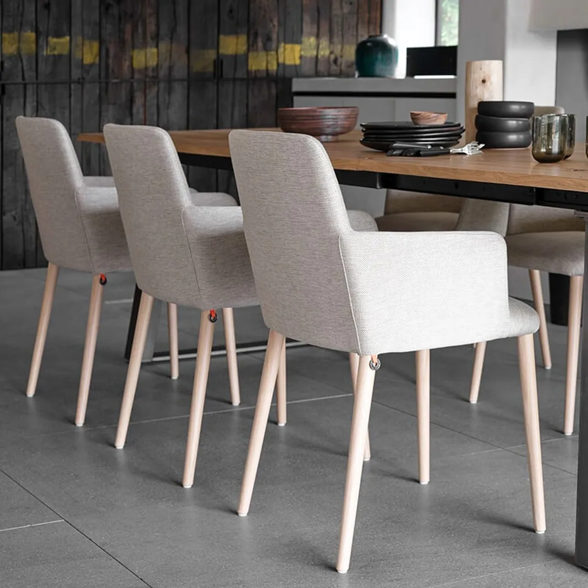 Rob C02 Mobitec® - Fauteuil de salle à manger cocooning en tissu et pieds bois — vue 3