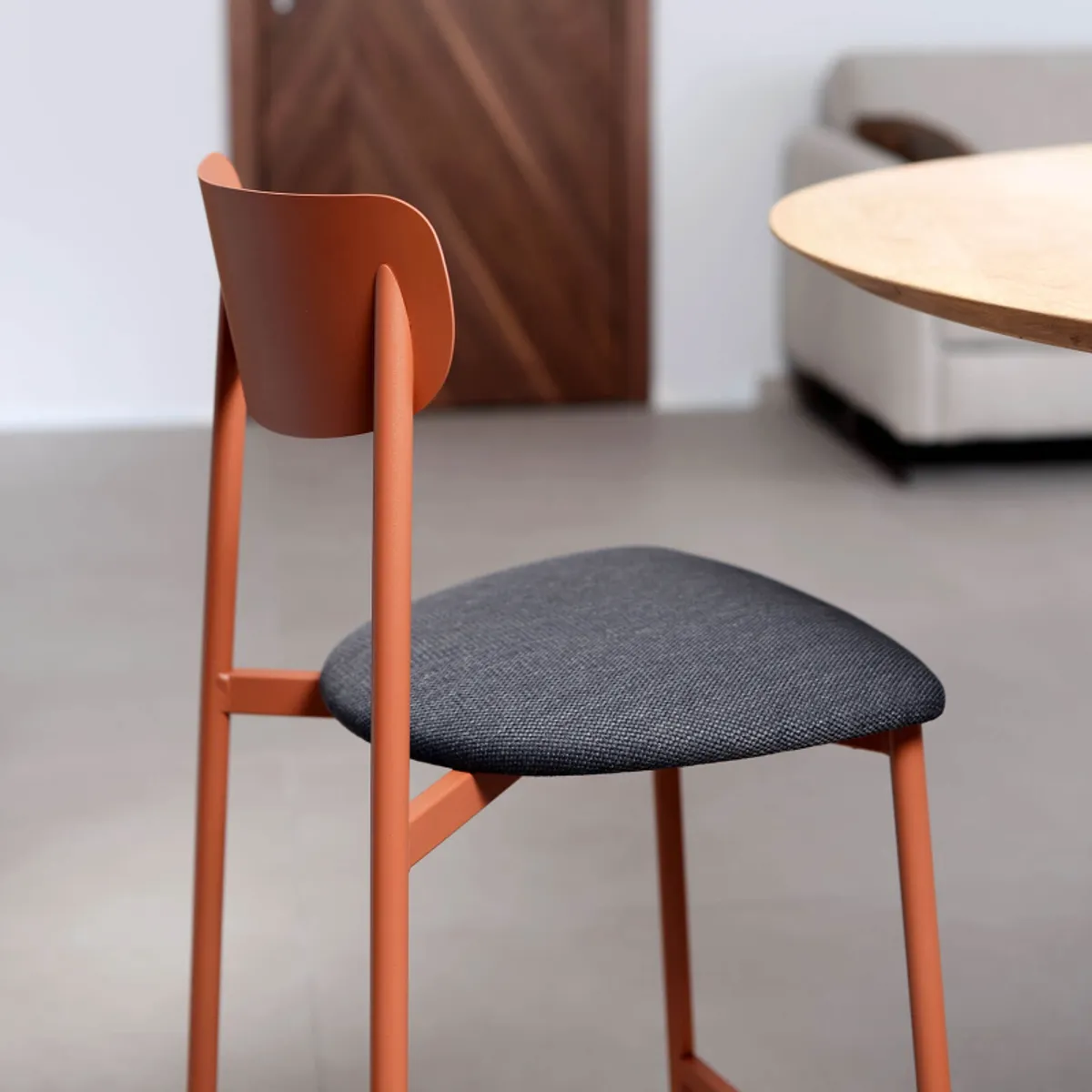 Colette Carrier® - Tabouret snack français en métal avec assise en tissu — vue 3