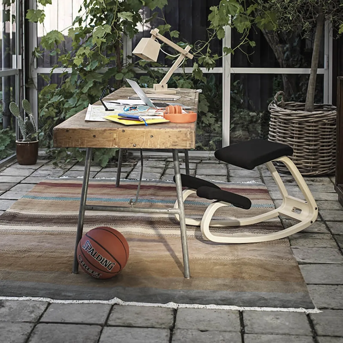 Variable Varier® - Chaise de bureau ergonomique à bascule en tissu — vue 4