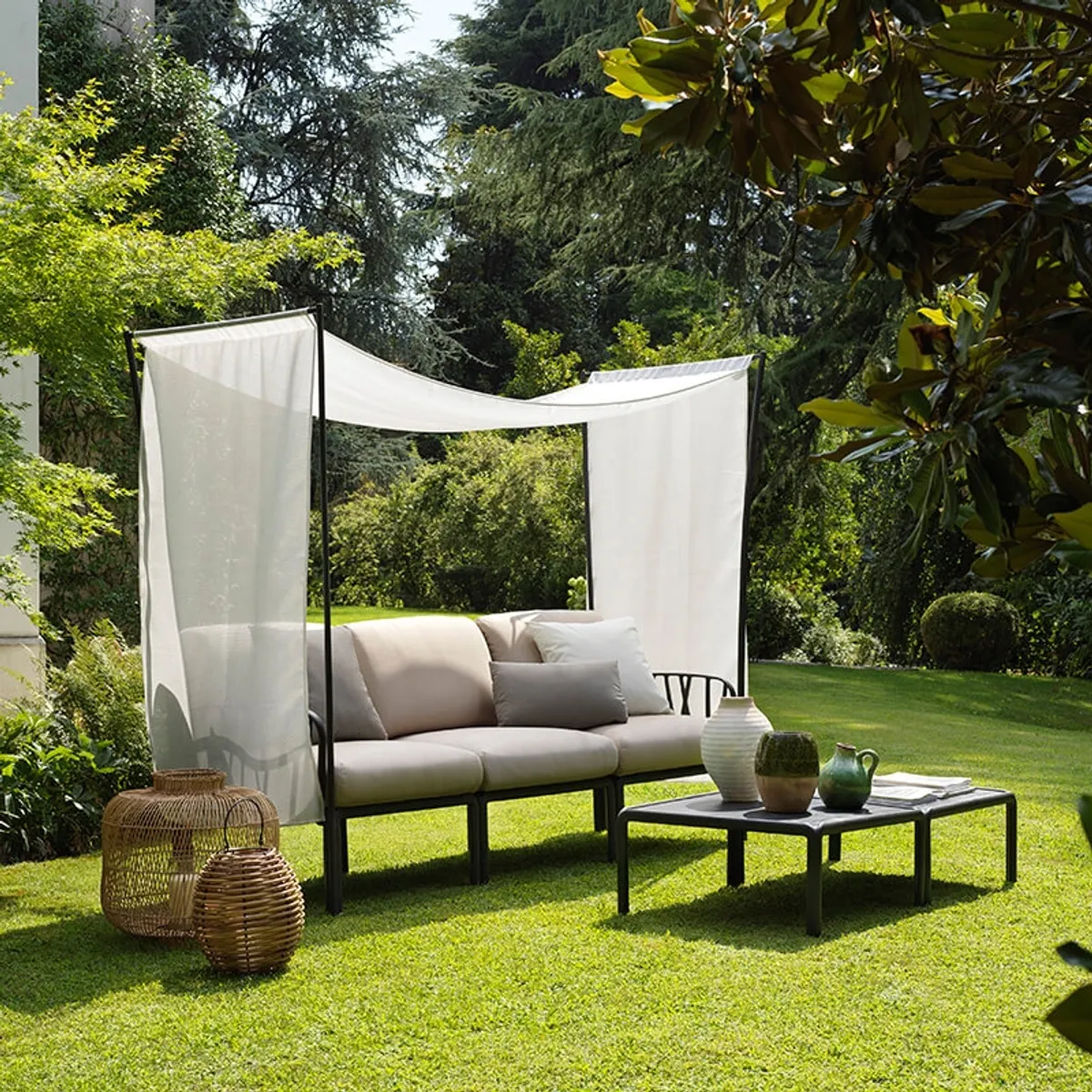 Komodo ombra 3 - Canapé de jardin 3 places avec voile d'ombrage fabriqué en Italie