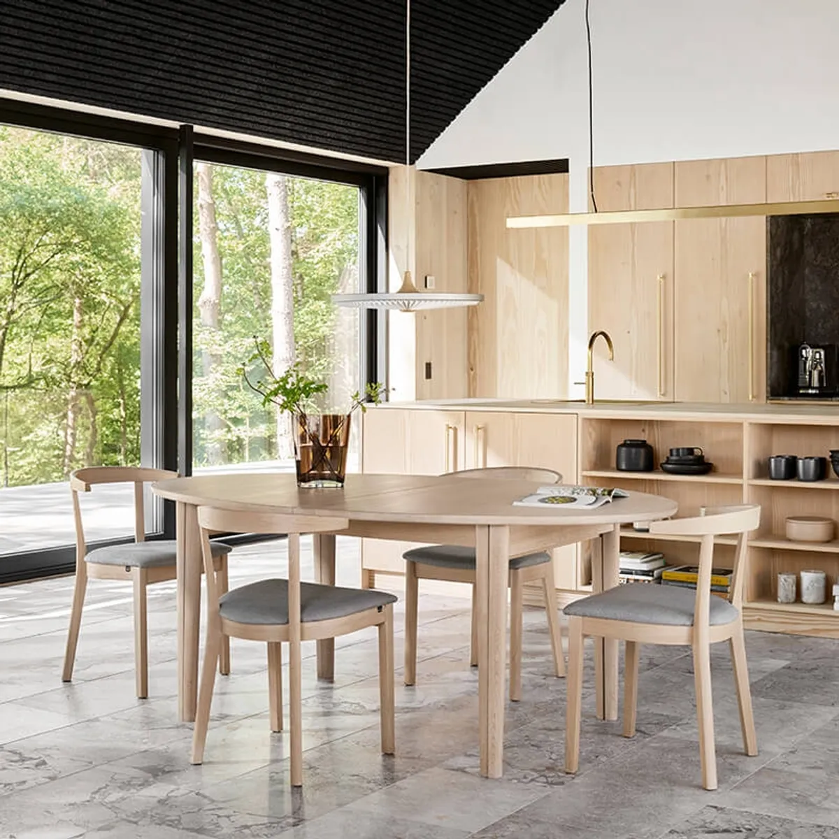 SM78 - Table ovale extensible en bois massif fabriquée au Danemark