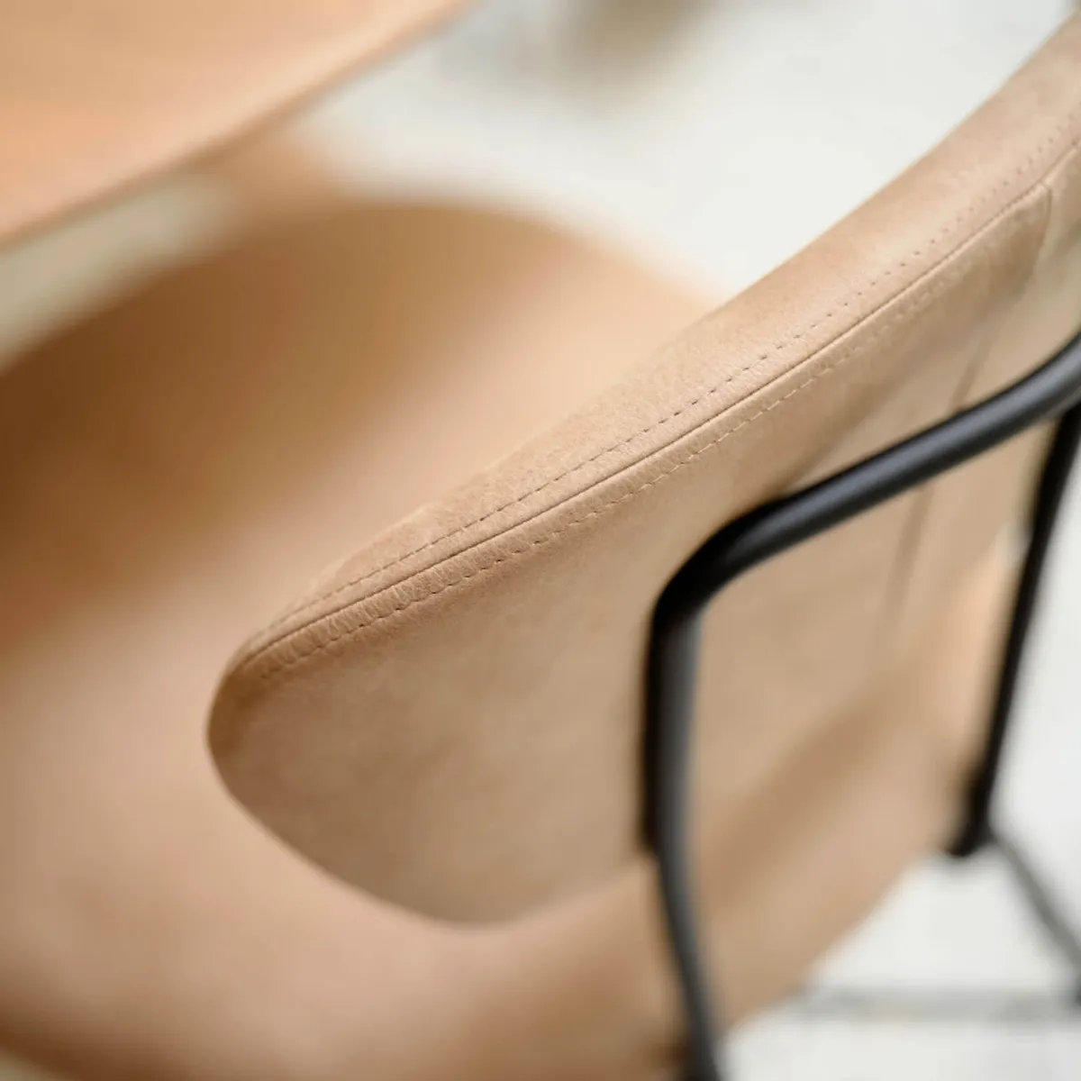 Toro Mobitec ® - Chaise cosy minimaliste en tissu et pieds métal — vue 4