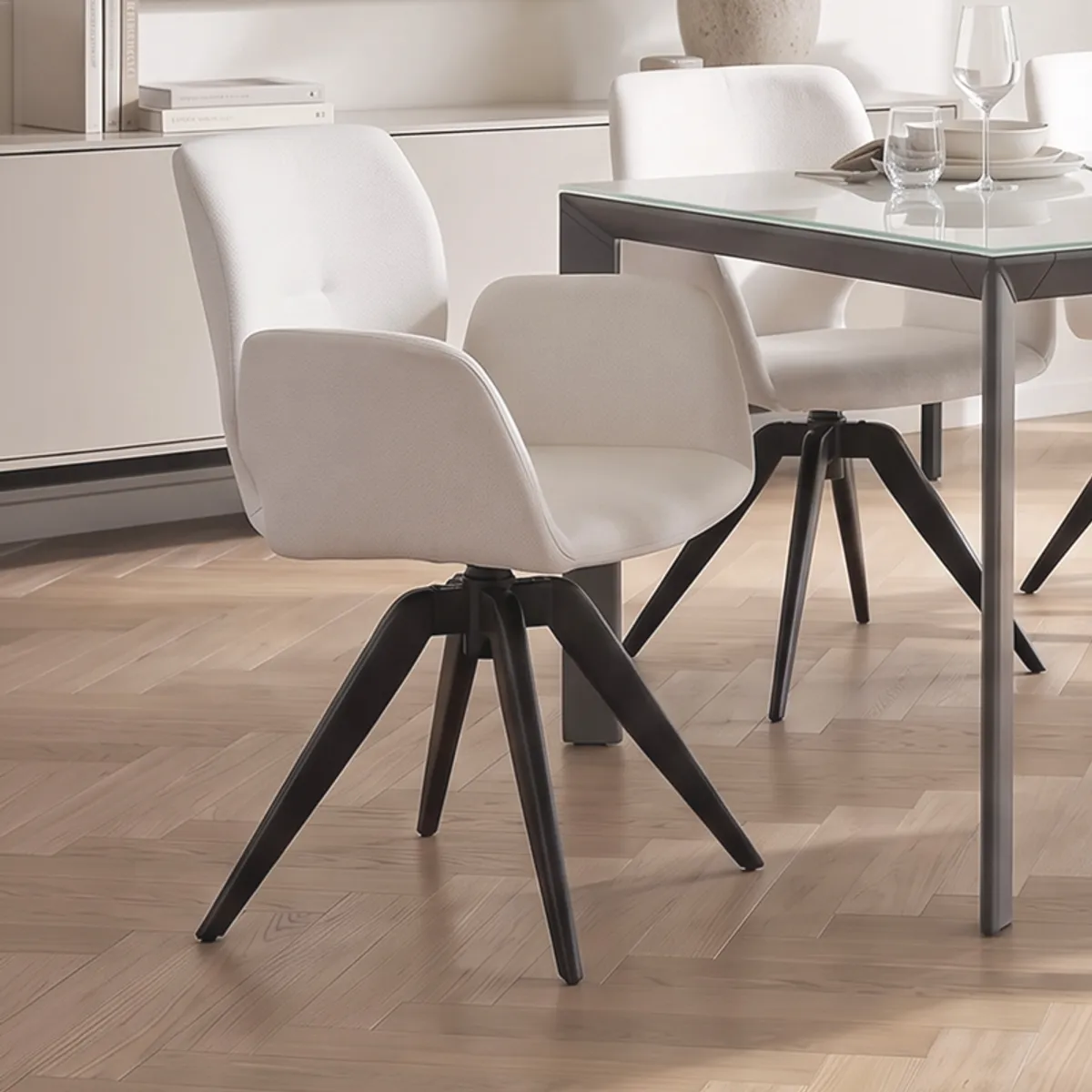 Jeanne Mobitec® - Fauteuil pivotant tendance en tissu et pieds bois