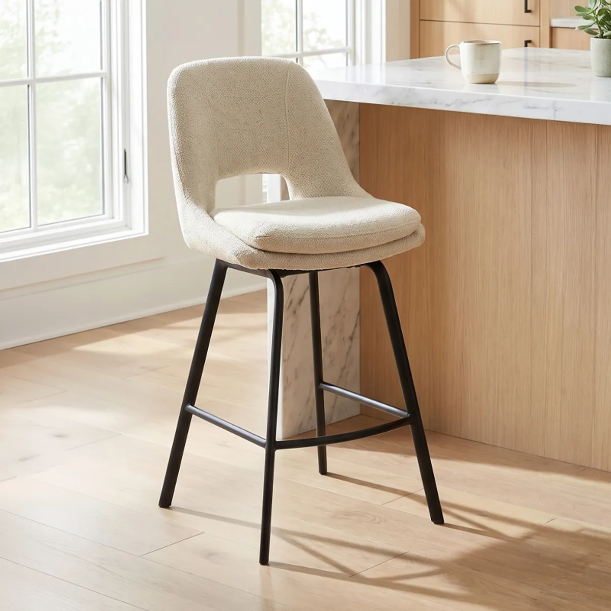 Oliver - Tabouret snack en tissu avec pieds en métal