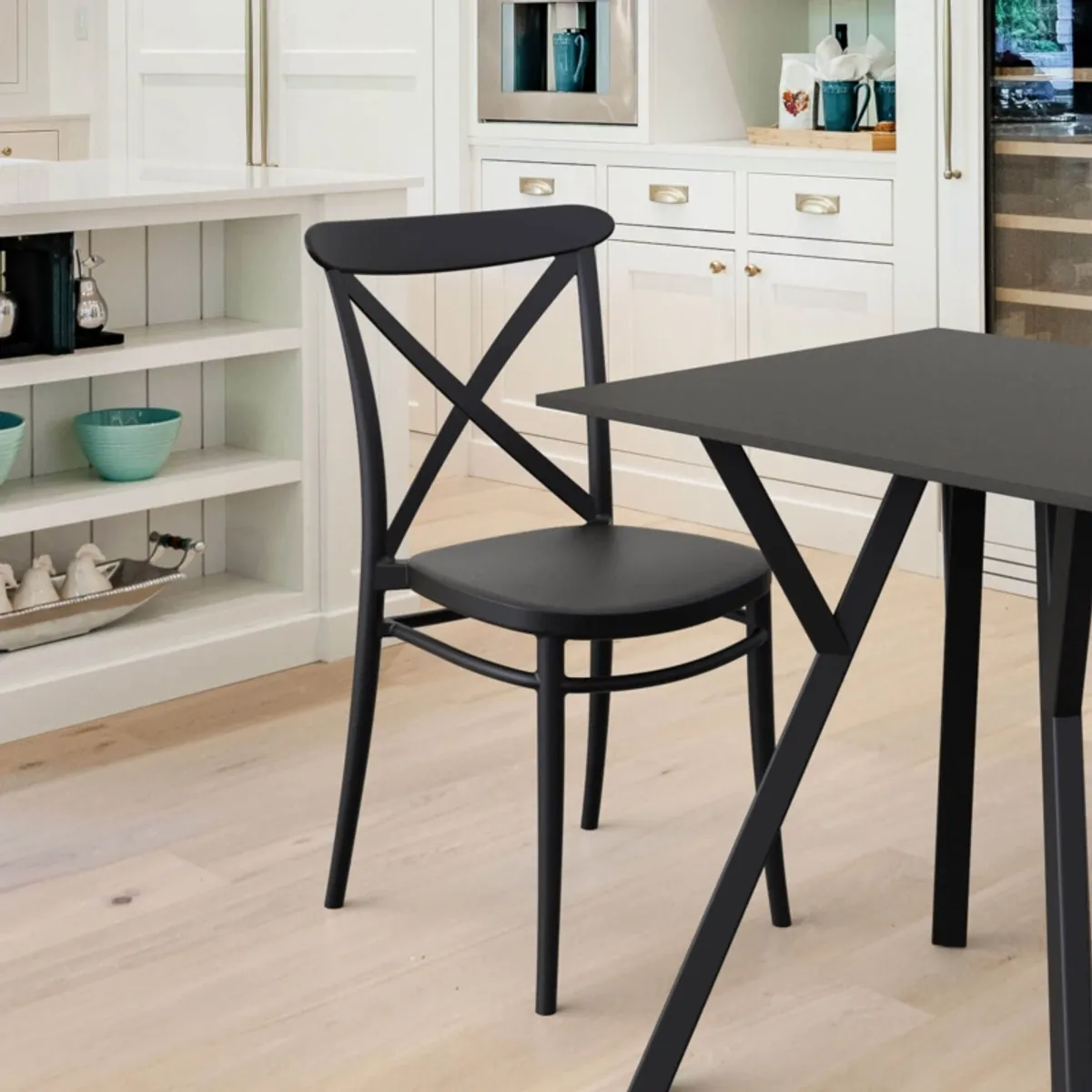 Cross - Chaise de cuisine style bistrot empilable en polypropylène