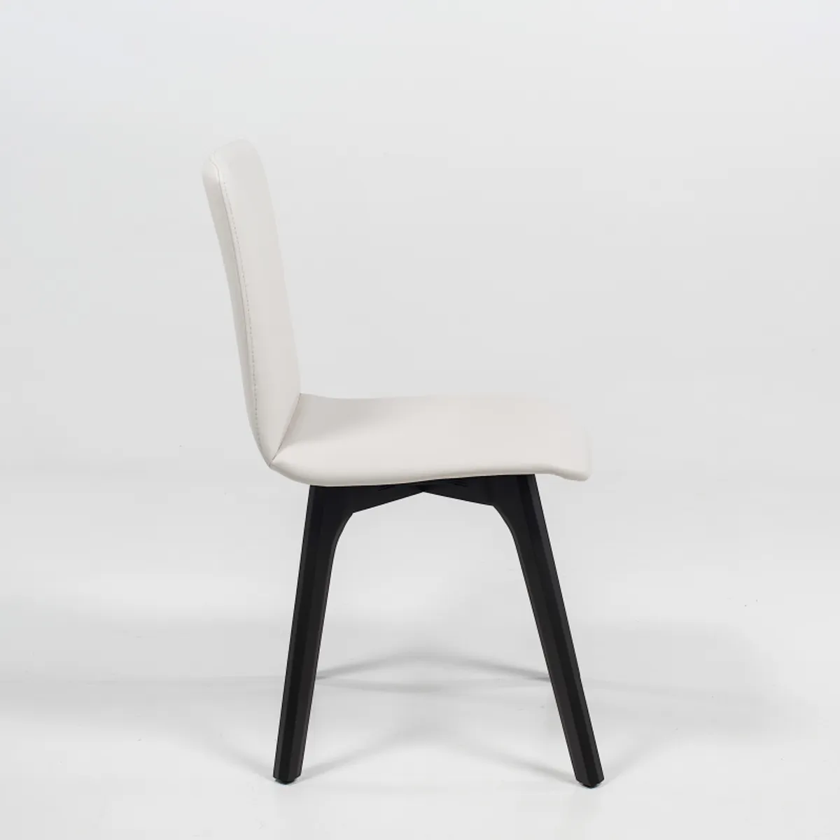 Plaza - Chaise de salle à manger scandinave en synthétique et bois — vue 4
