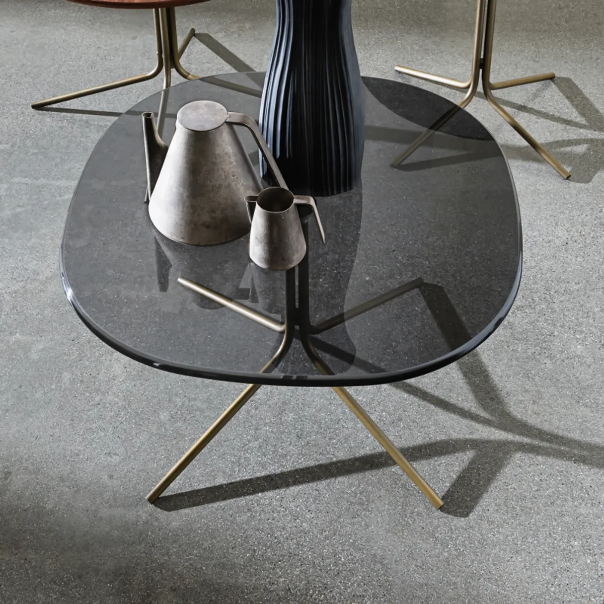 Genius - Table basse design en verre et métal — vue 3