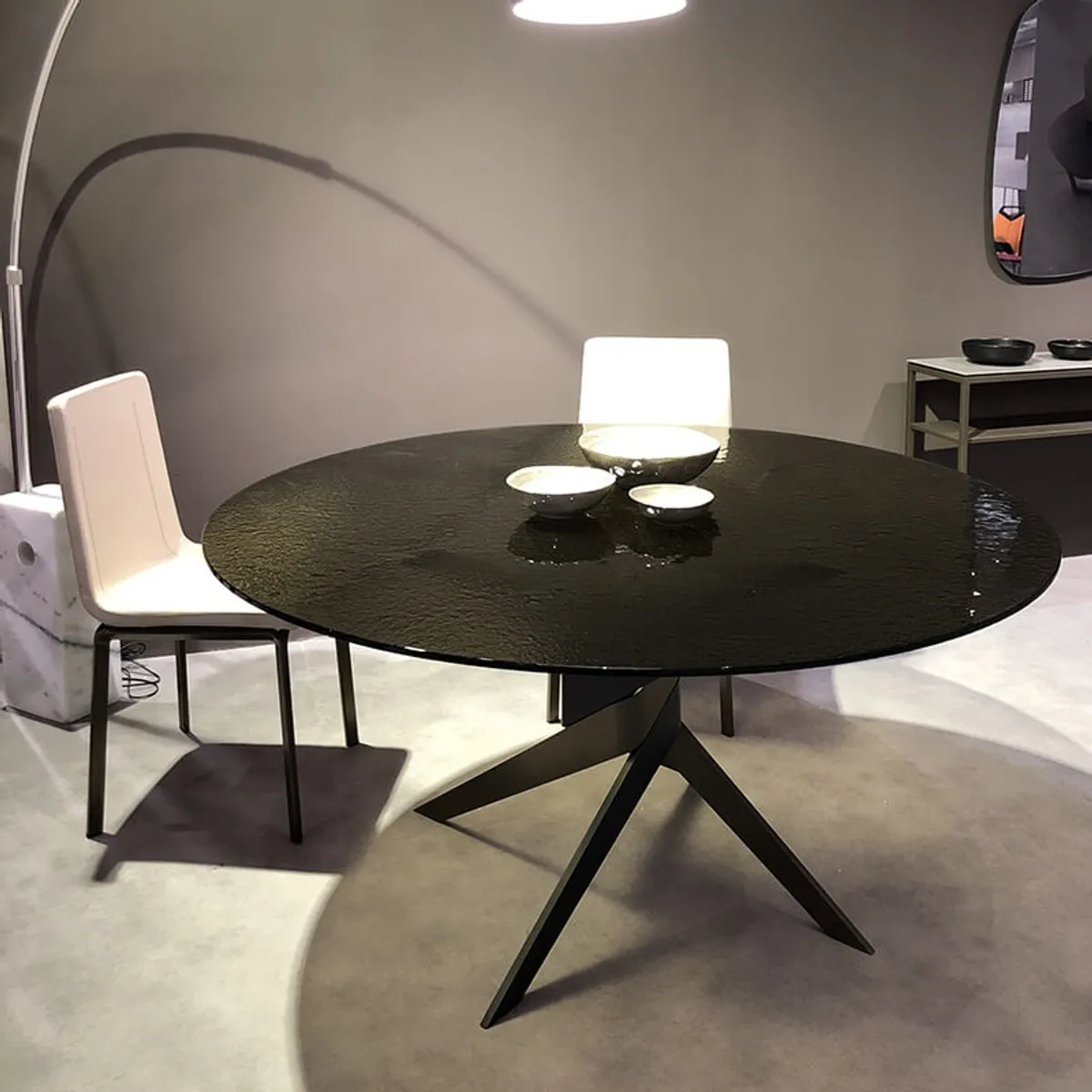 Vertigo - Table ronde en verre design italien pied central — vue 5