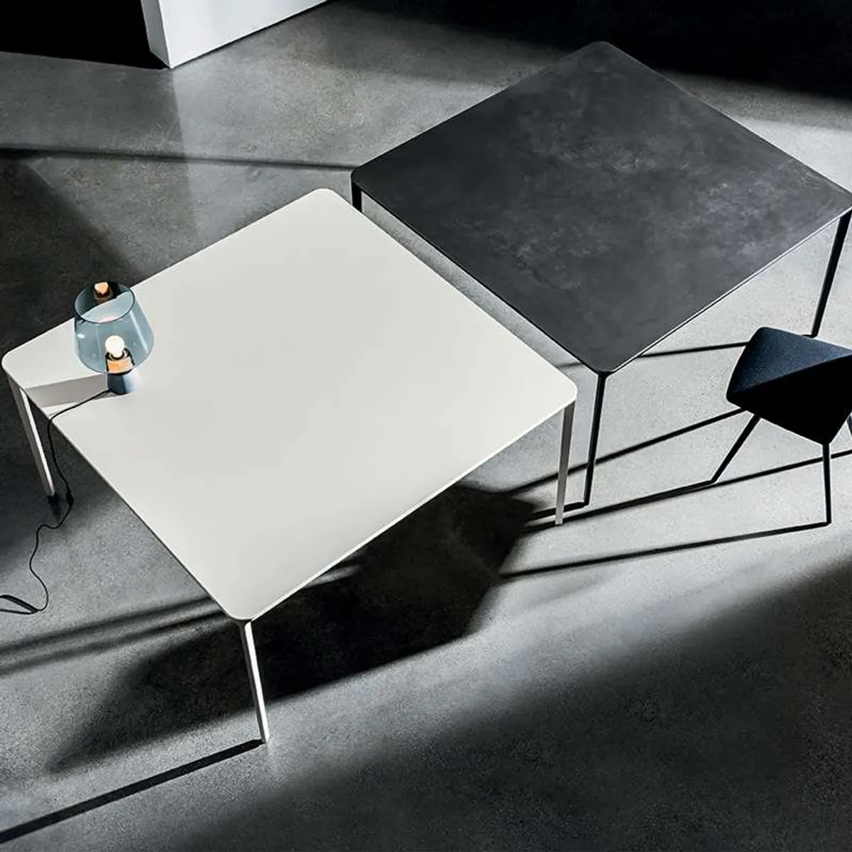 Slim Sovet® - Table carrée design italienne en céramique et métal