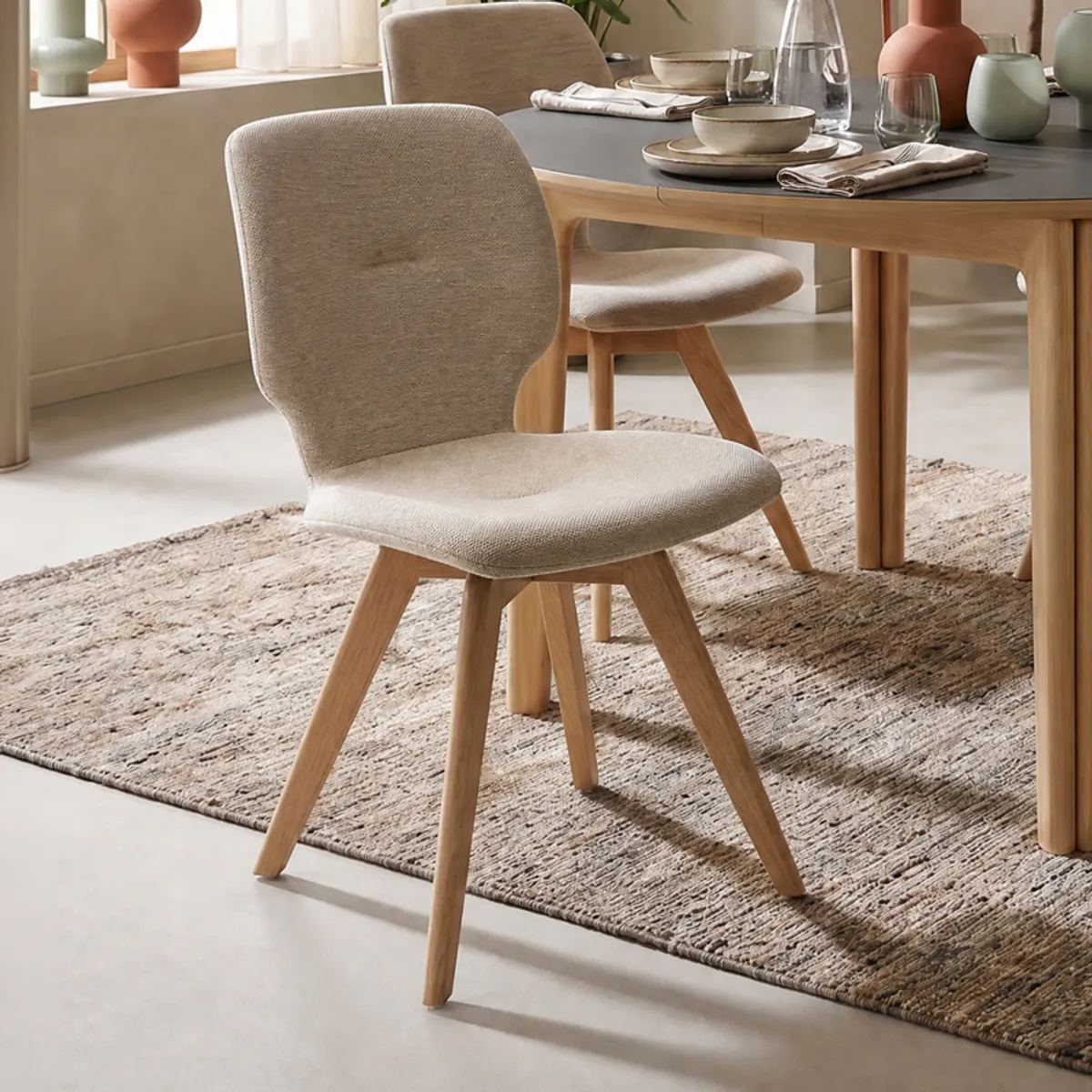 Jeanne Mobitec® - Chaise tendance en tissu avec pieds bois