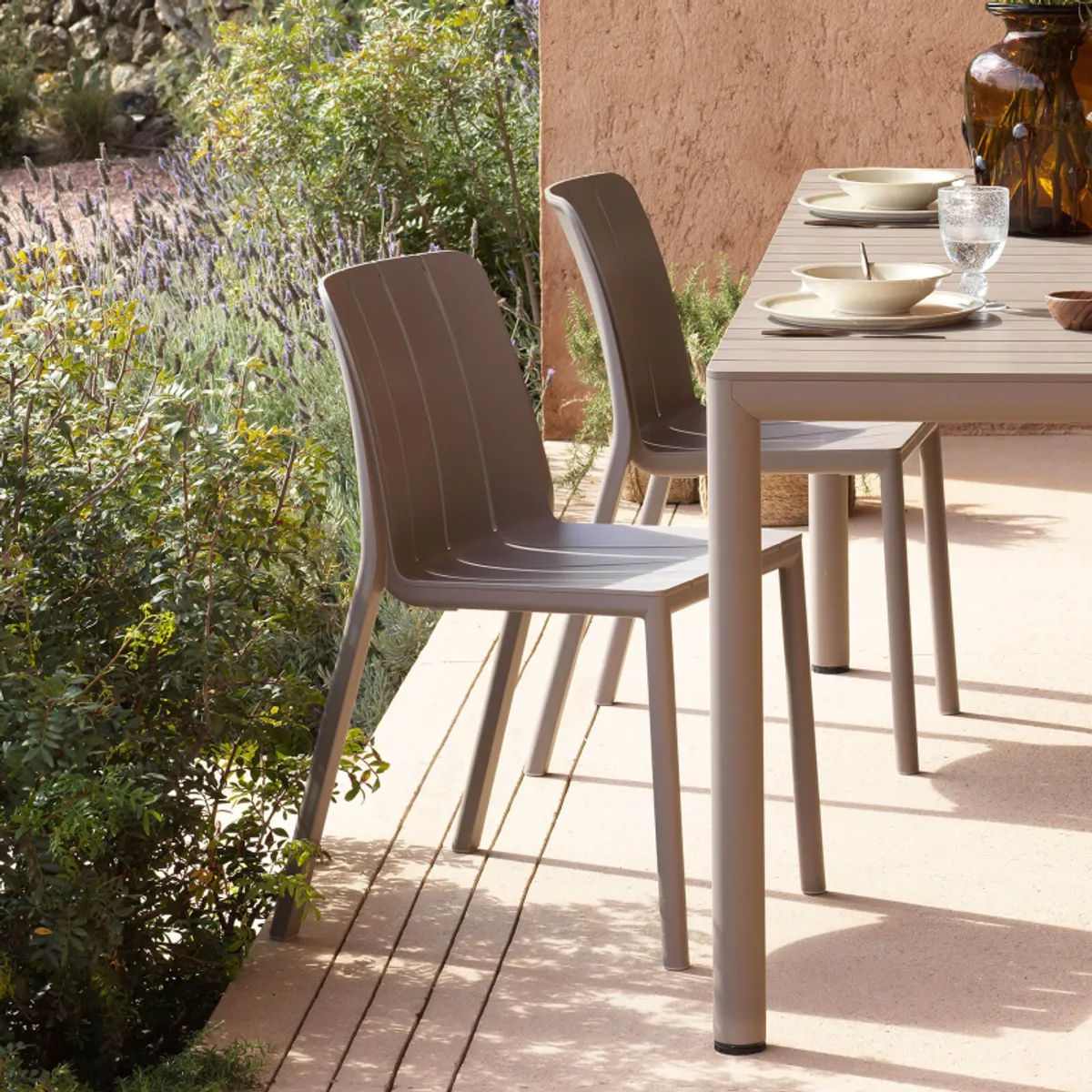 Tiberina - Chaise de jardin empilable en polypropylène