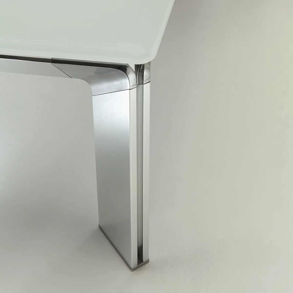Class - Table basse carrée italienne en verre trempé — vue 3