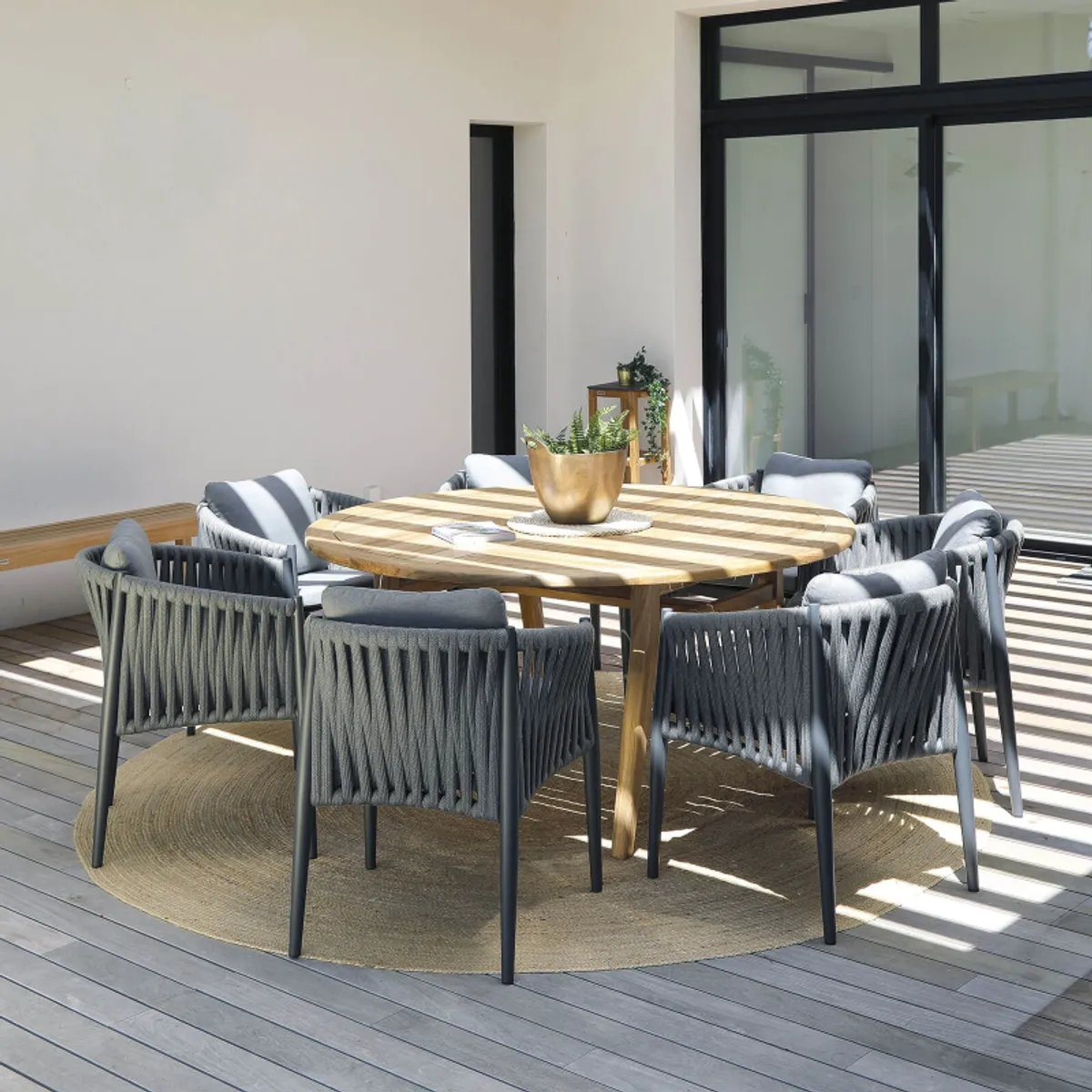 Tamani - Table de jardin ronde en teck — vue 3