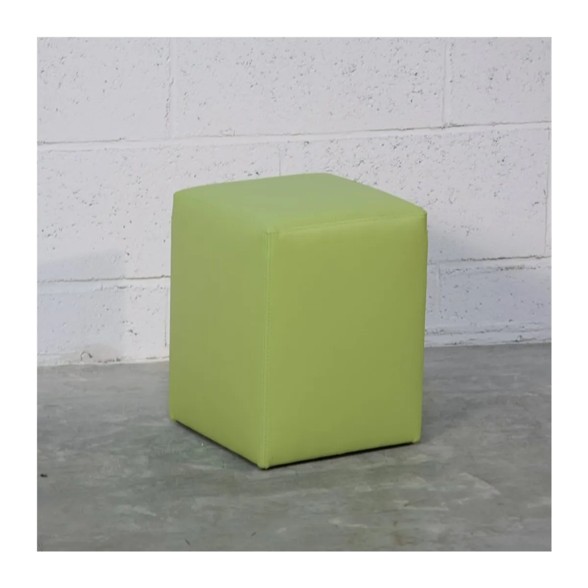 Pouf carré en synthétique – Quadra