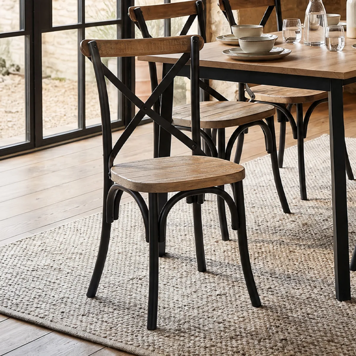 Madie - Chaise bistrot vintage en bois et métal noir