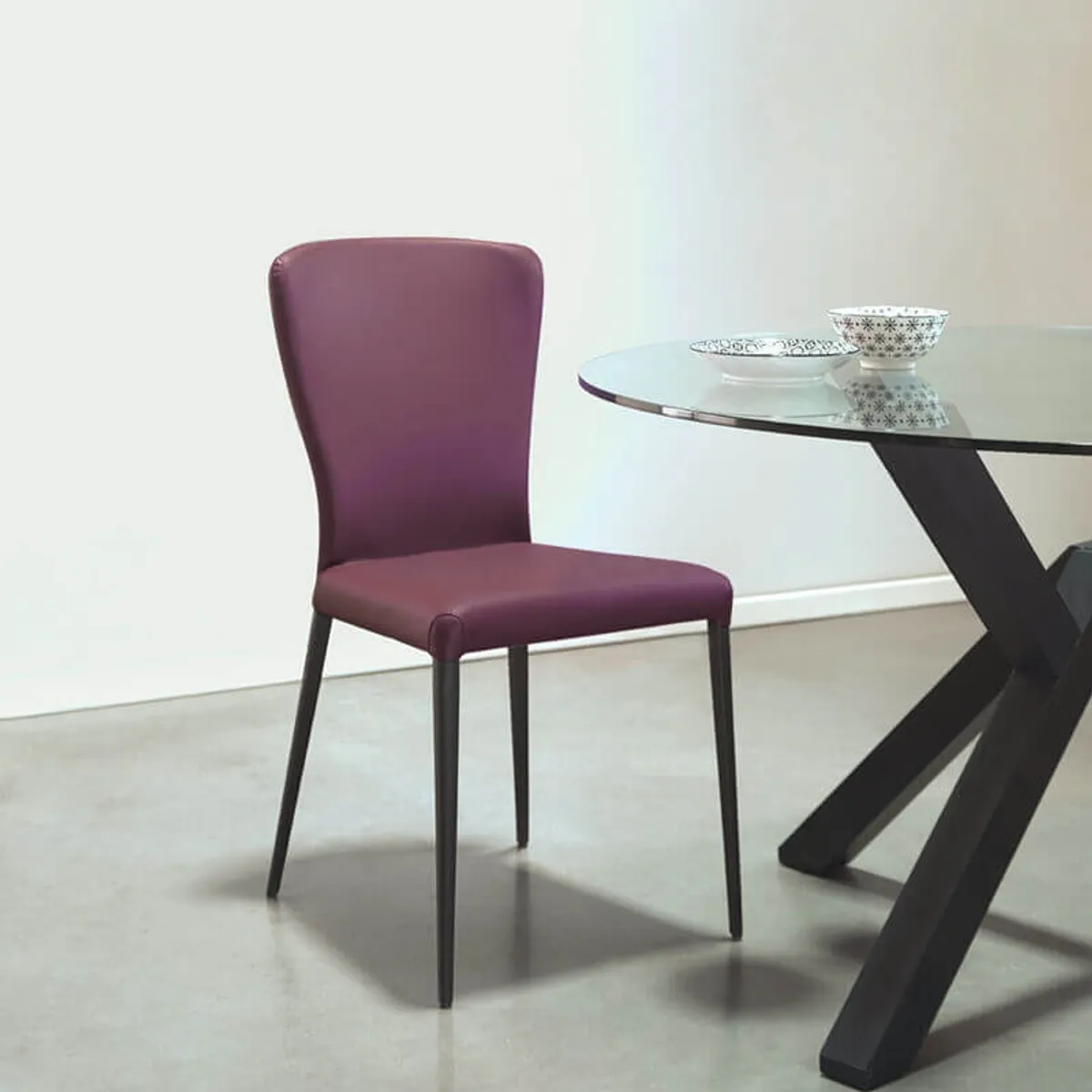 Francine - Chaise moderne italienne avec pieds en métal