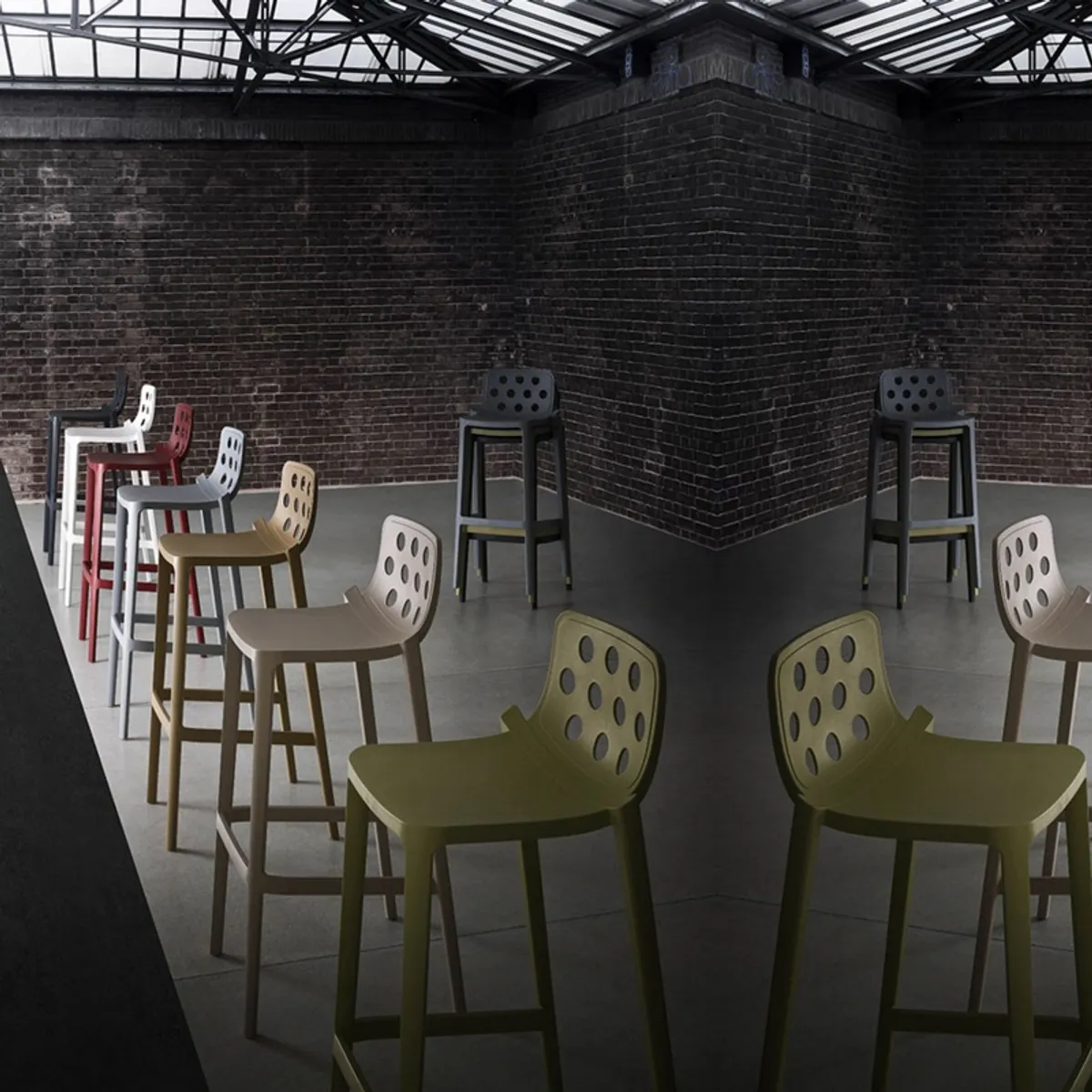 Isidoro - Tabouret de bar d'extérieur moderne empilable avec dossier ronds ajourés — vue 5