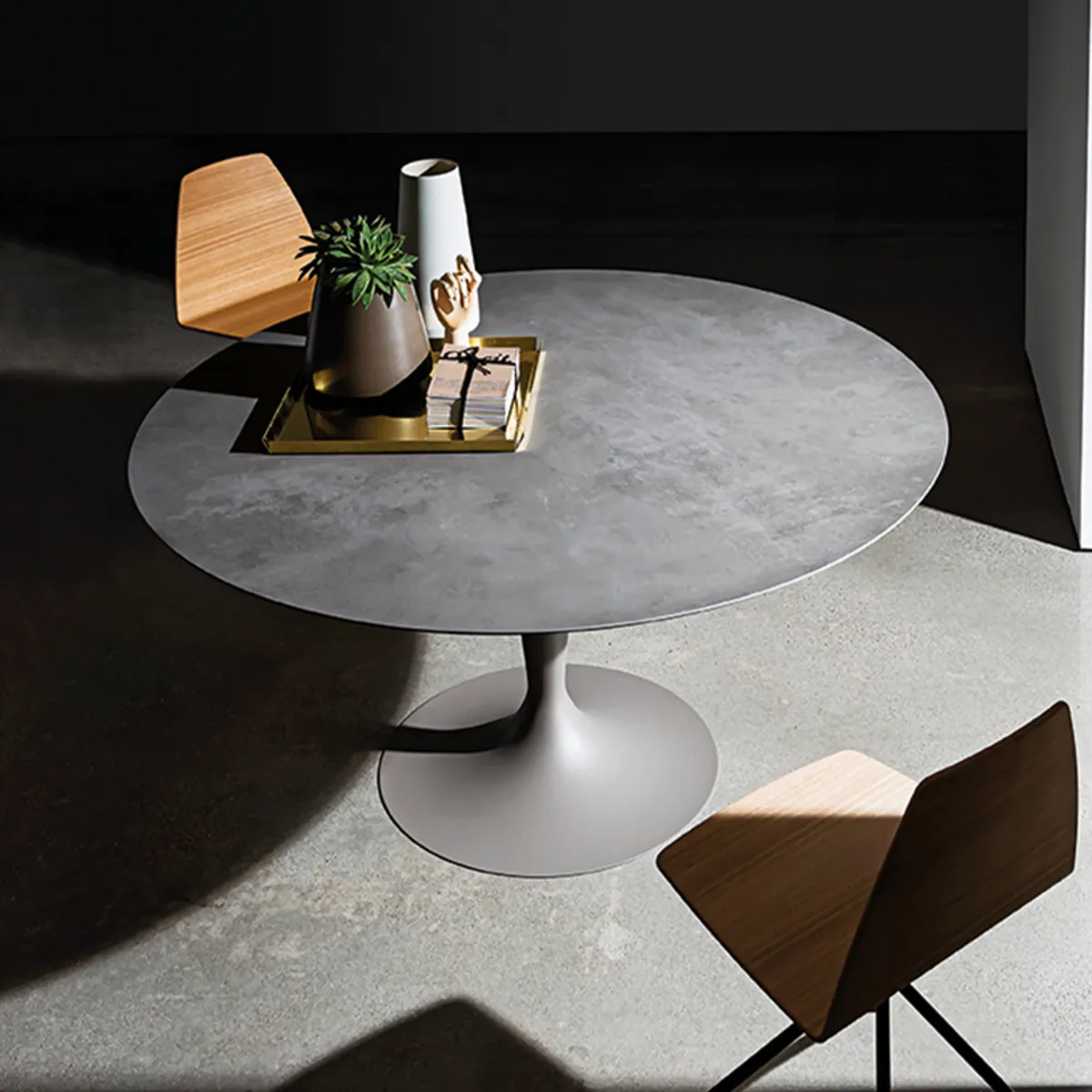 Flûte Sovet® - Table ronde design en céramique avec pied central — vue 5