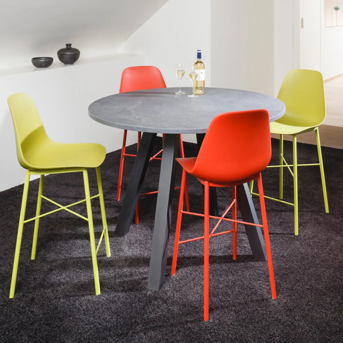 Cloe - Tabouret snack moderne en polypropylène et métal — vue 5