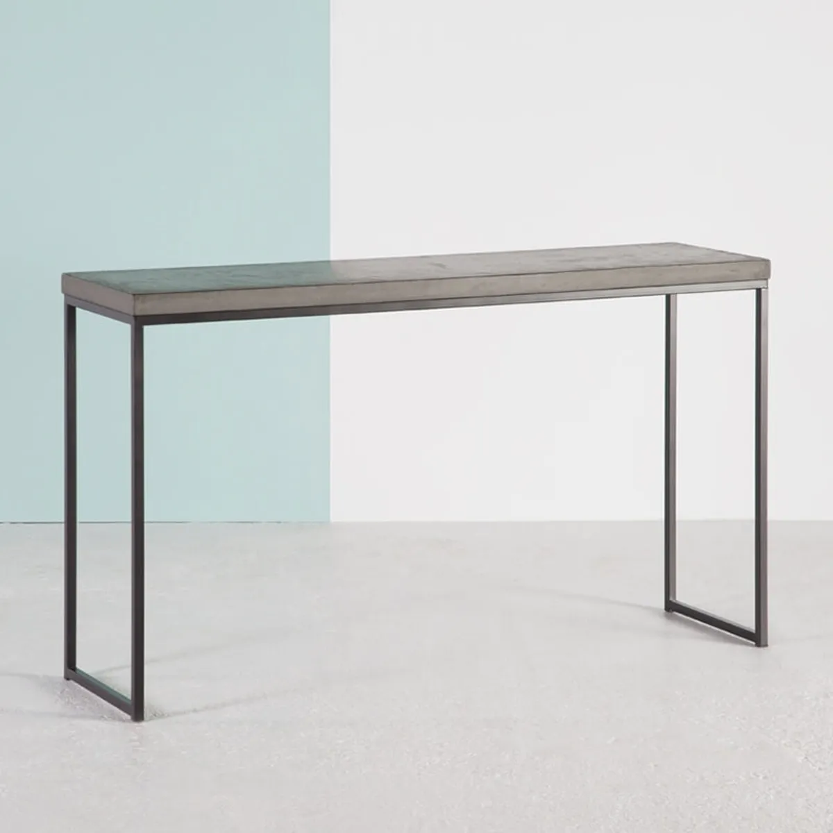 Eternelle - Console design industriel en béton ciré pieds forme traîneau