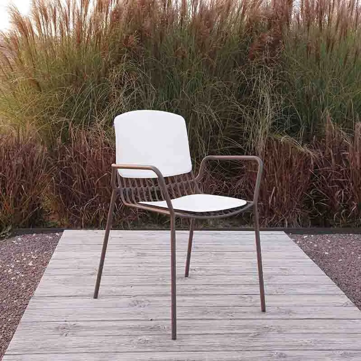 Jasmine - Fauteuil de jardin design empilable en métal