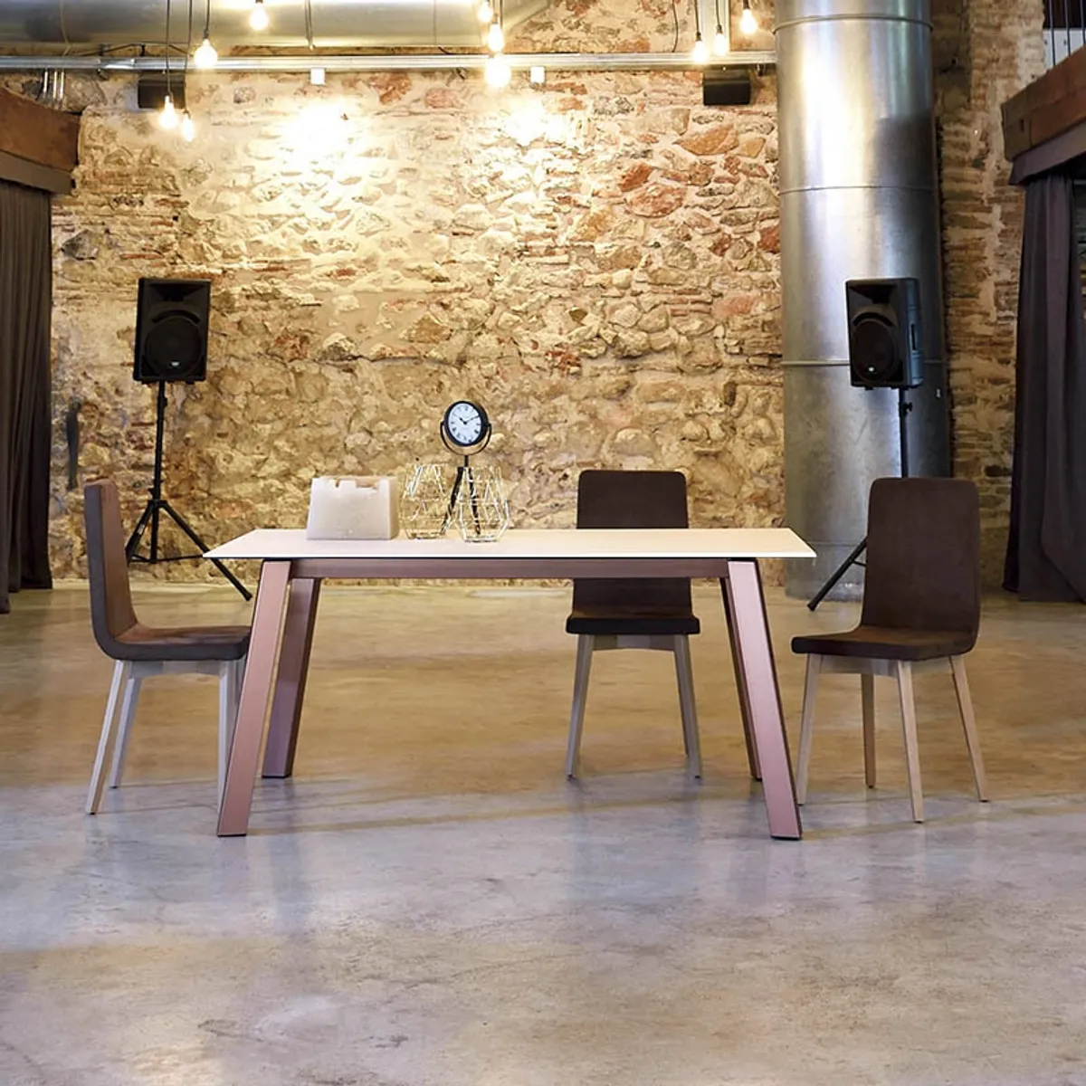 Charlotte - Table moderne en Dekton