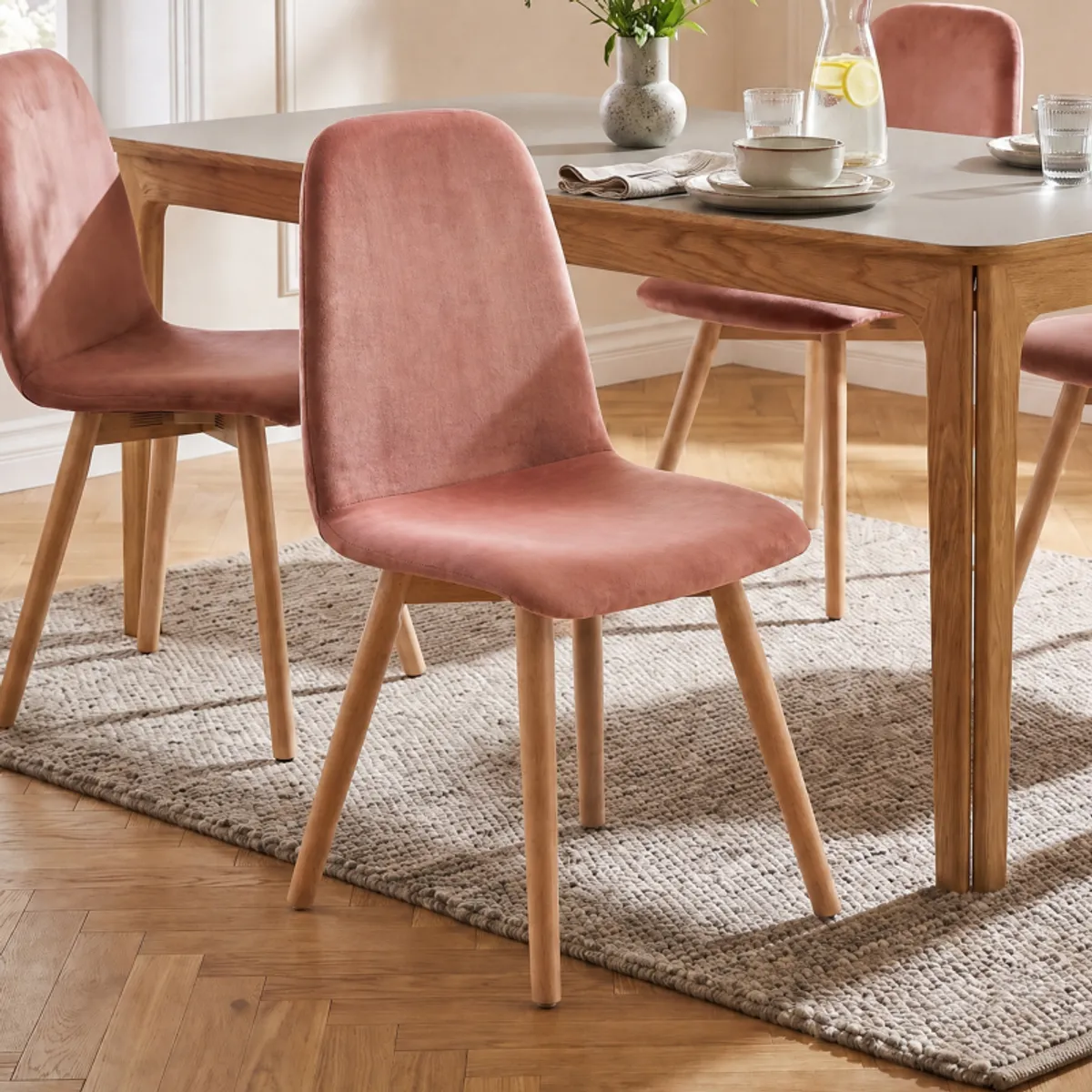 Pandora diamant - Chaise scandinave en tissu dos matelassé pieds bois