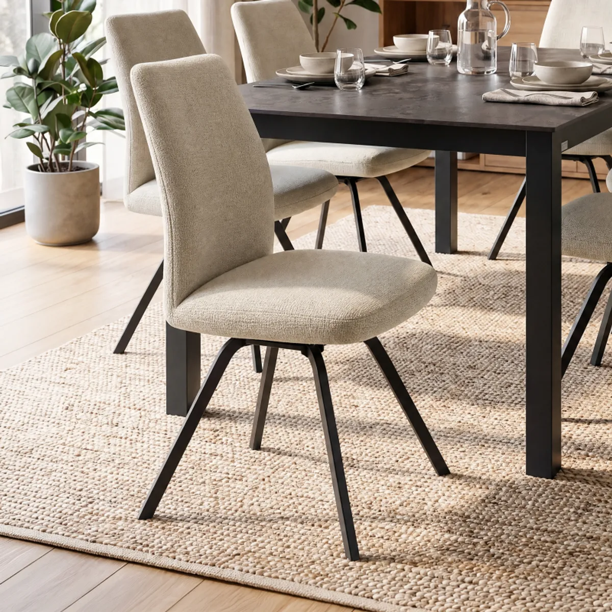 Gabin - Chaise confortable en tissu avec dossier inclinable et pieds en métal