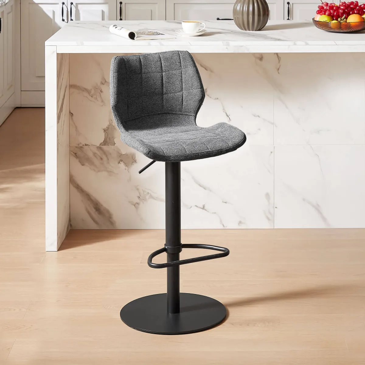 Indica - Tabouret tournant et réglable coque en tissu avec pied en métal noir