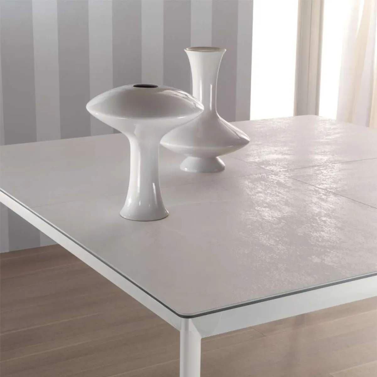 Cocoon - Table carrée contemporaine en céramique et pieds en métal — vue 3
