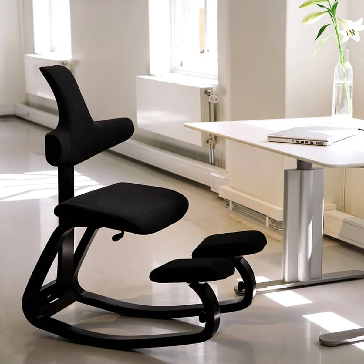 ThatSit Varier® - Chaise de bureau ergonomique à bascule en tissu et bois — vue 5