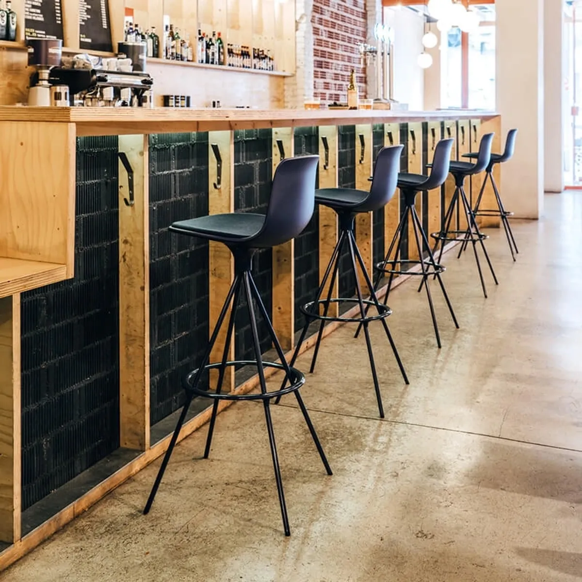 Lottus Enea® - Tabouret de bar ou snack pivotant design structure métal